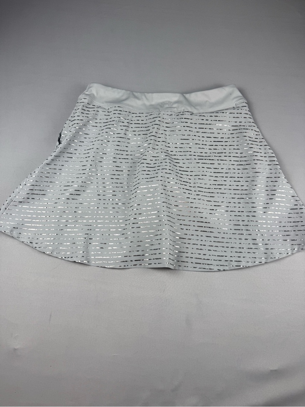 Under Armour HeatGear White Silver Metallic Tennis Golf Athletic Skort Small